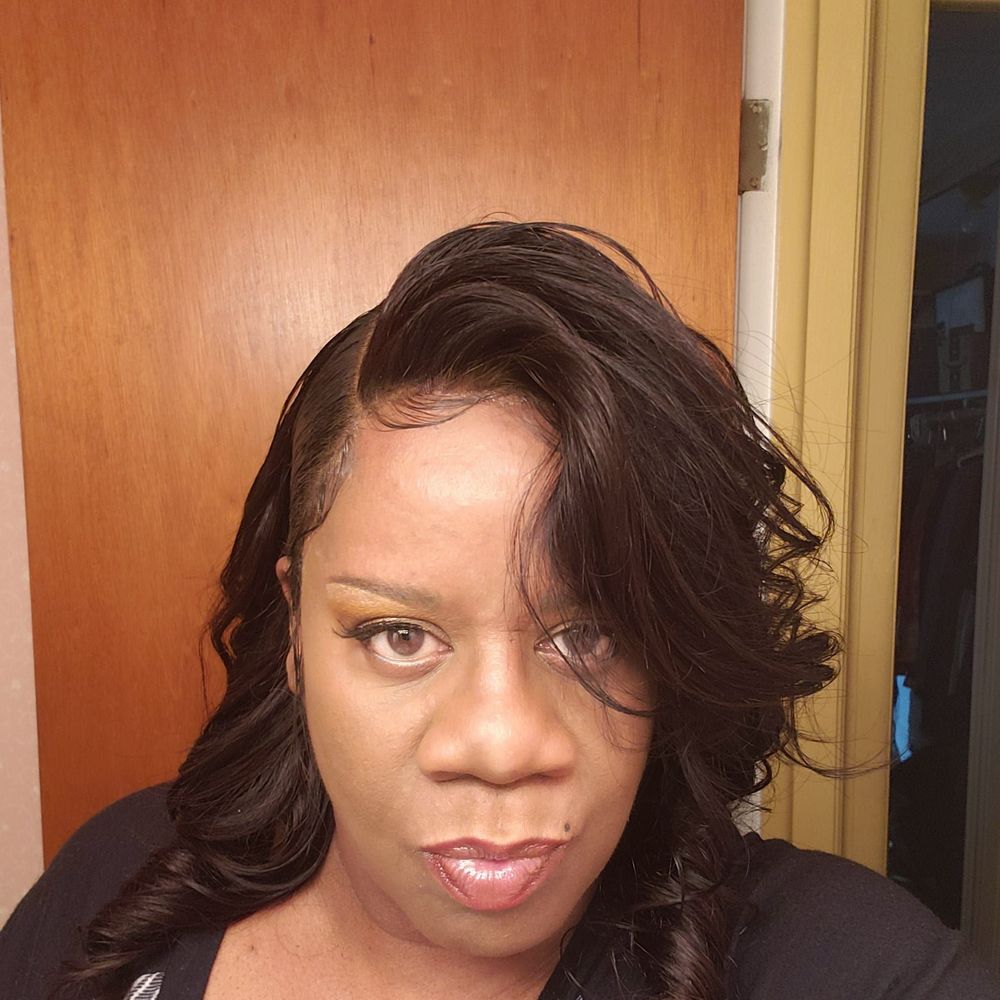 Meet your Posher, Cynthia